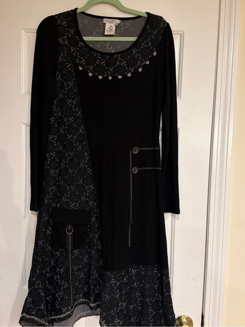 DZHAVEL COUTURE Blk Lace-Detail Long Sleeve Dress